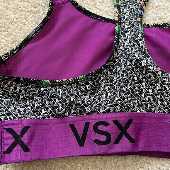 Victoria’s Secret VSX Sport Magenta Sports Bra Sz M Lightly Lined Racerback - Picture 6 of 9